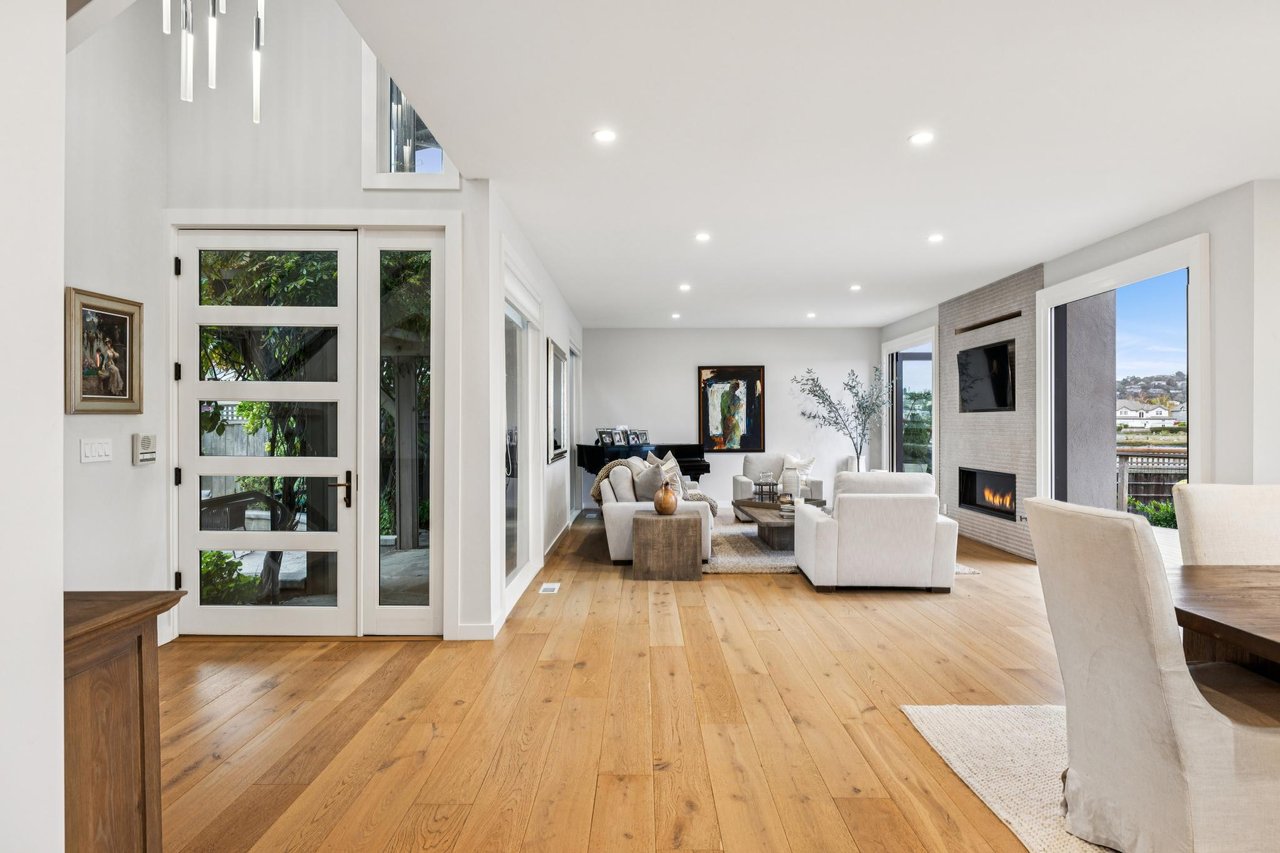 Luxurious Waterfront Home in Larkspur Marina