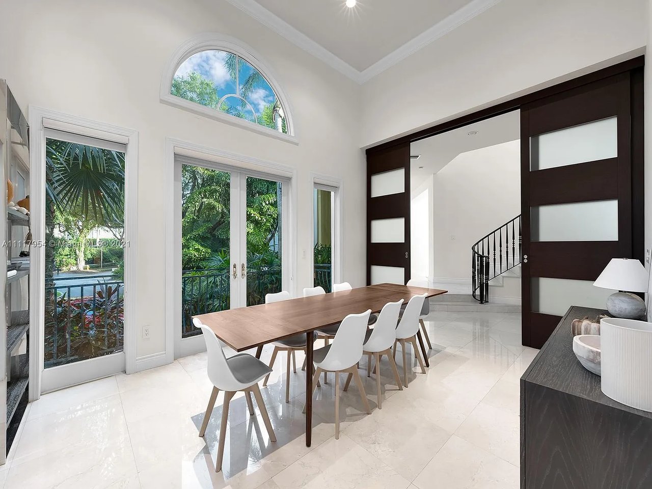208 Costanera Rd