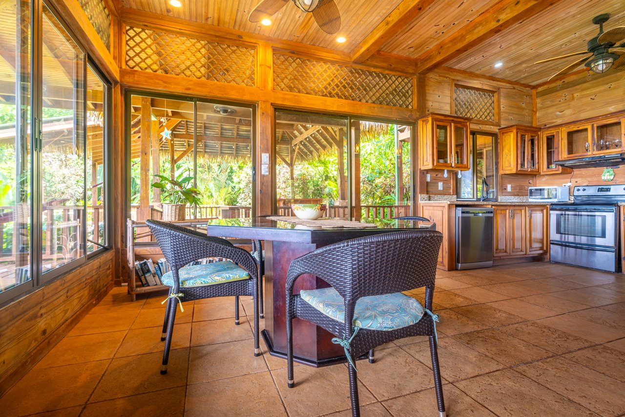 VILLA KRISTINA MARIA - 3.84 ACRES - PERLA DE BALLENA ESTATES