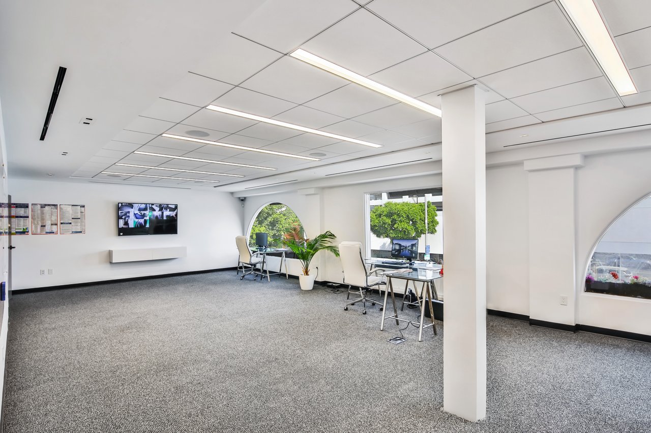 141-147 S Robertson Blvd, Beverly Hills