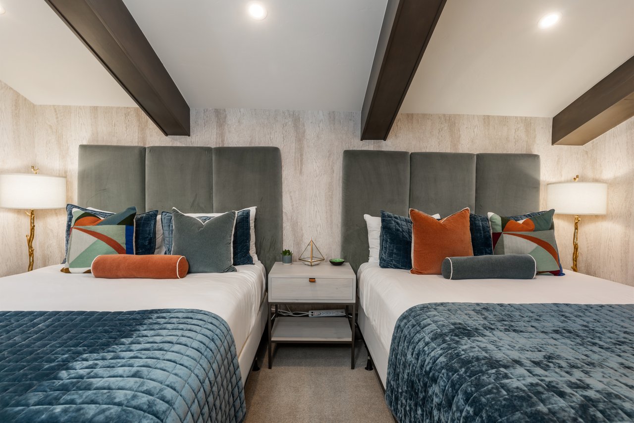 The Lodge at Vail Condominiums #406