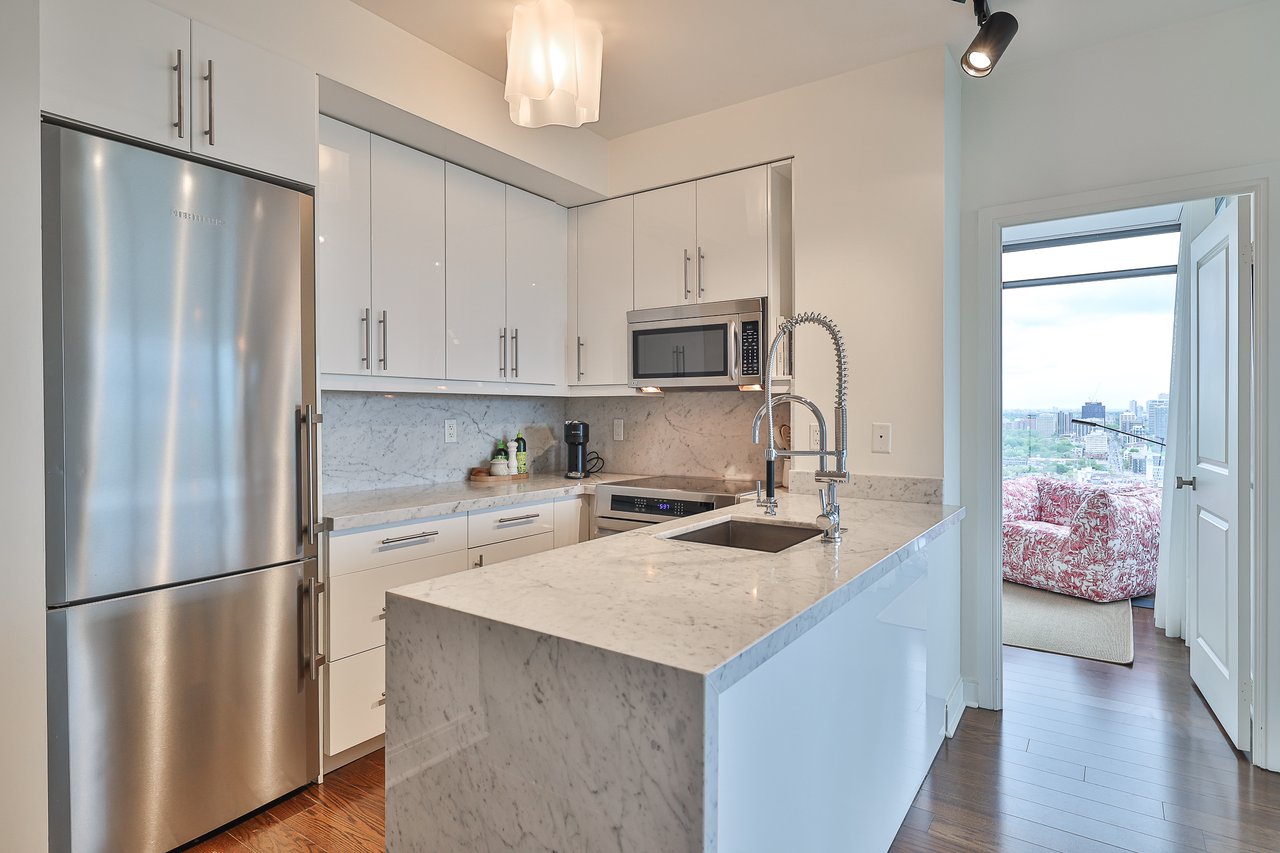 SOLD: Luxury Living