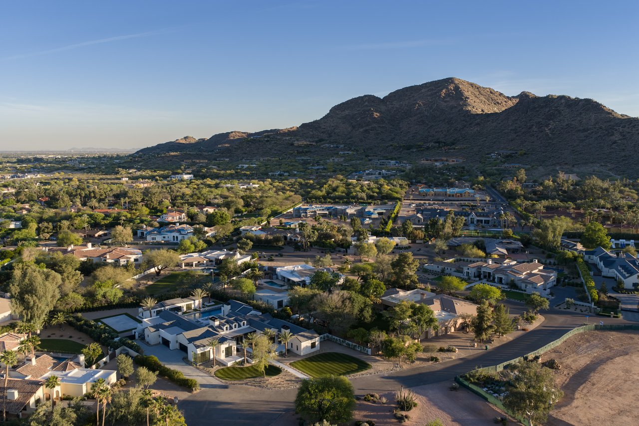 5717 E VIA LOS RANCHOS