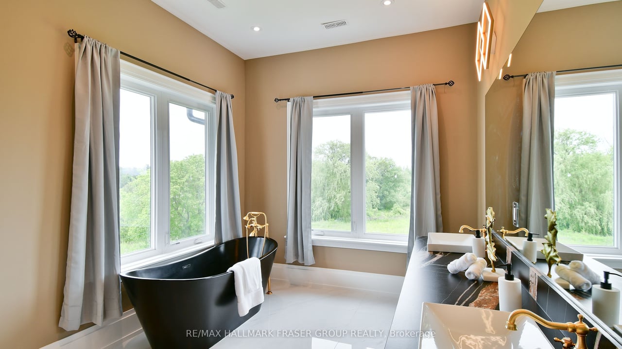 3708 Vivian Rd Whitchurch-Stouffville