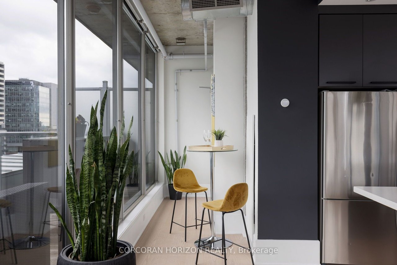 QUEEN ST W PENTHOUSE