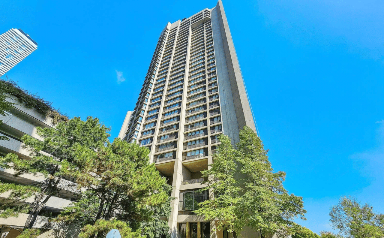 33 Harbour Square #2429