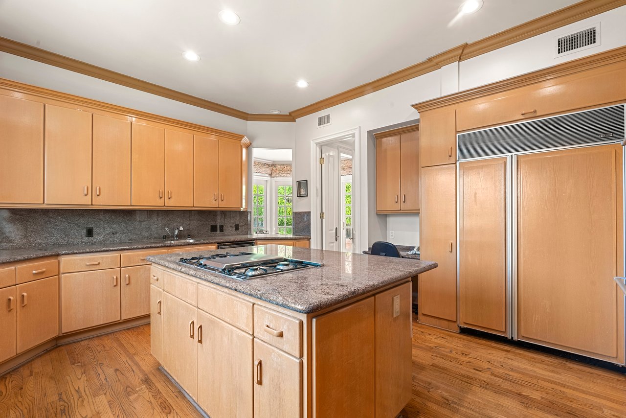 201 N Palm Dr, Beverly Hills 