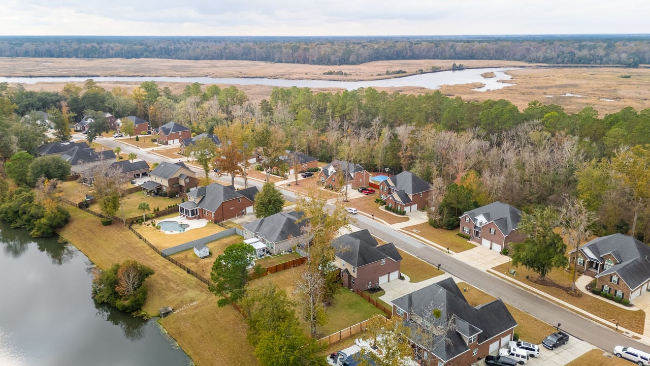 5516 Crescent View Dr