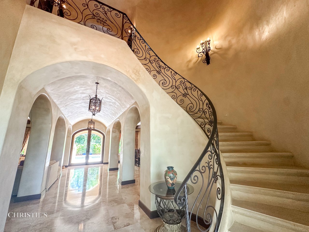 Golf-Front Tuscan-Style Estate – Villa Tuscana