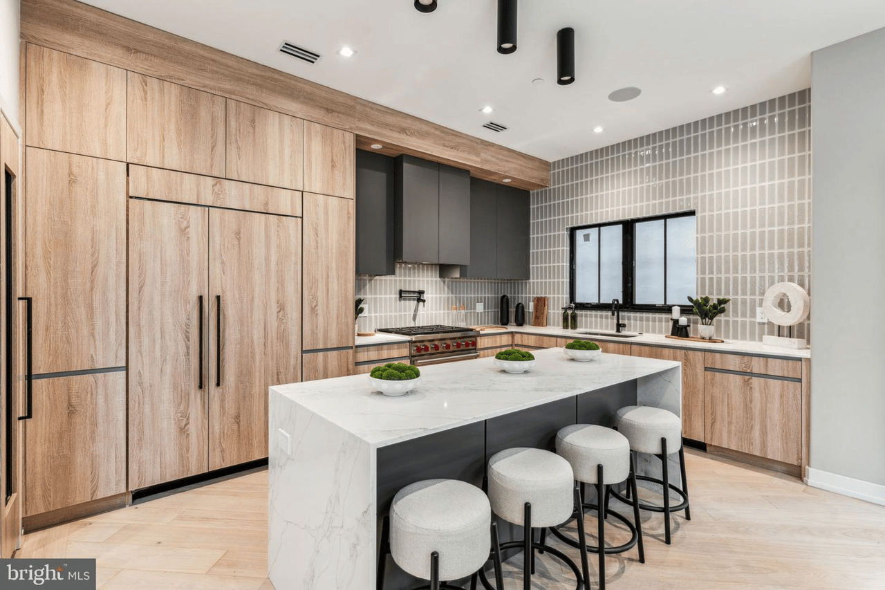 336 S Hicks St, Philadelphia, PA 19102