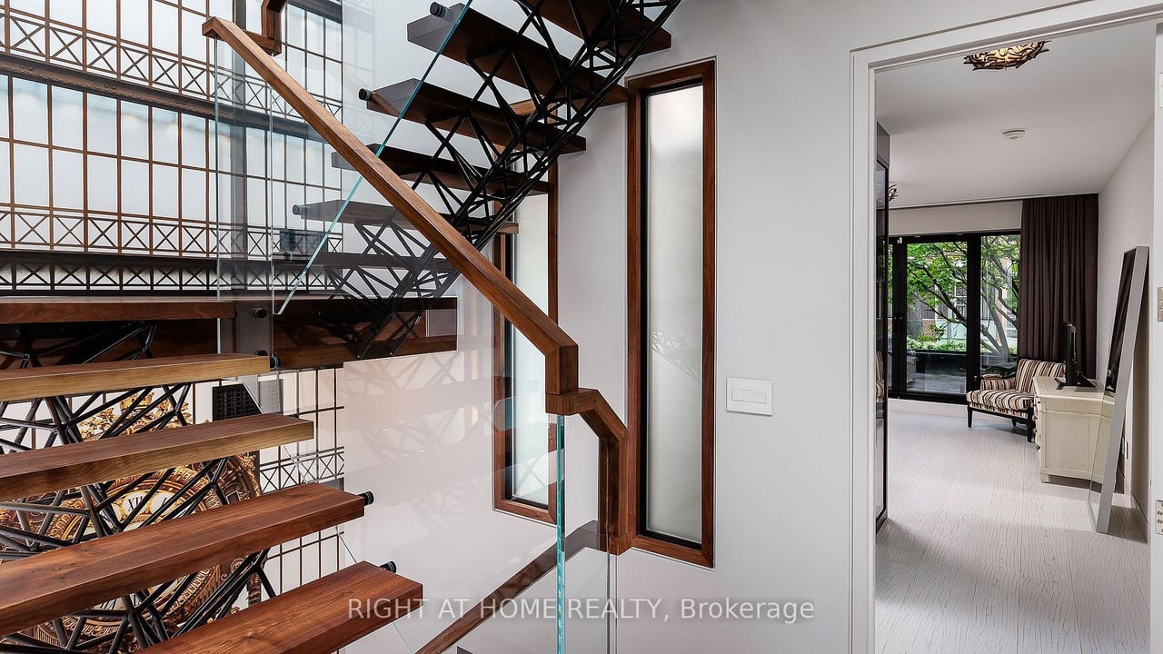 YORKVILLE FORESTY LUXURY