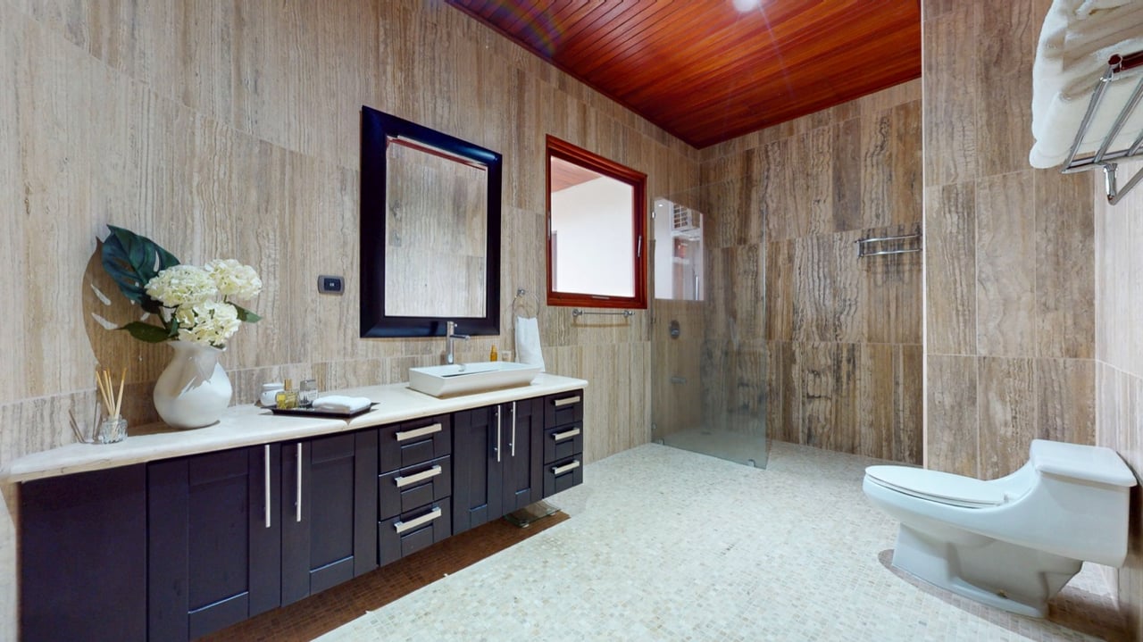 Ocean-View Luxury Home in Ojochal with Sunset Views and Retreat Potential