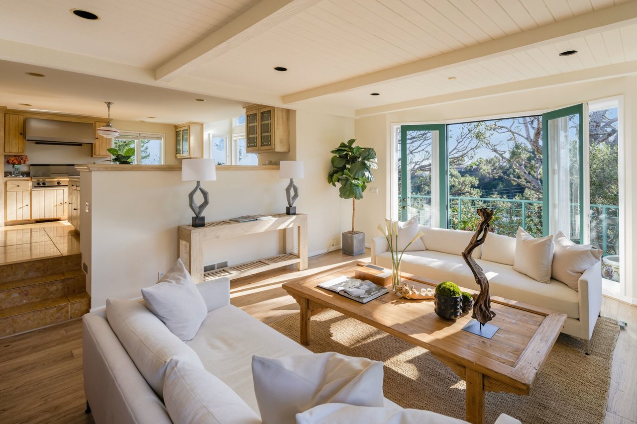 1030 N. Kenter Avenue