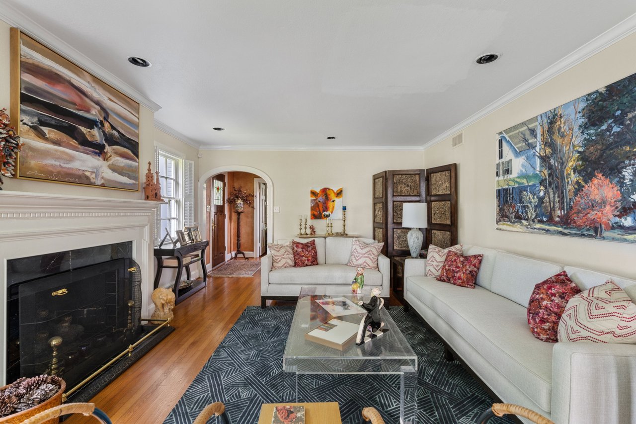 2126 Dryden