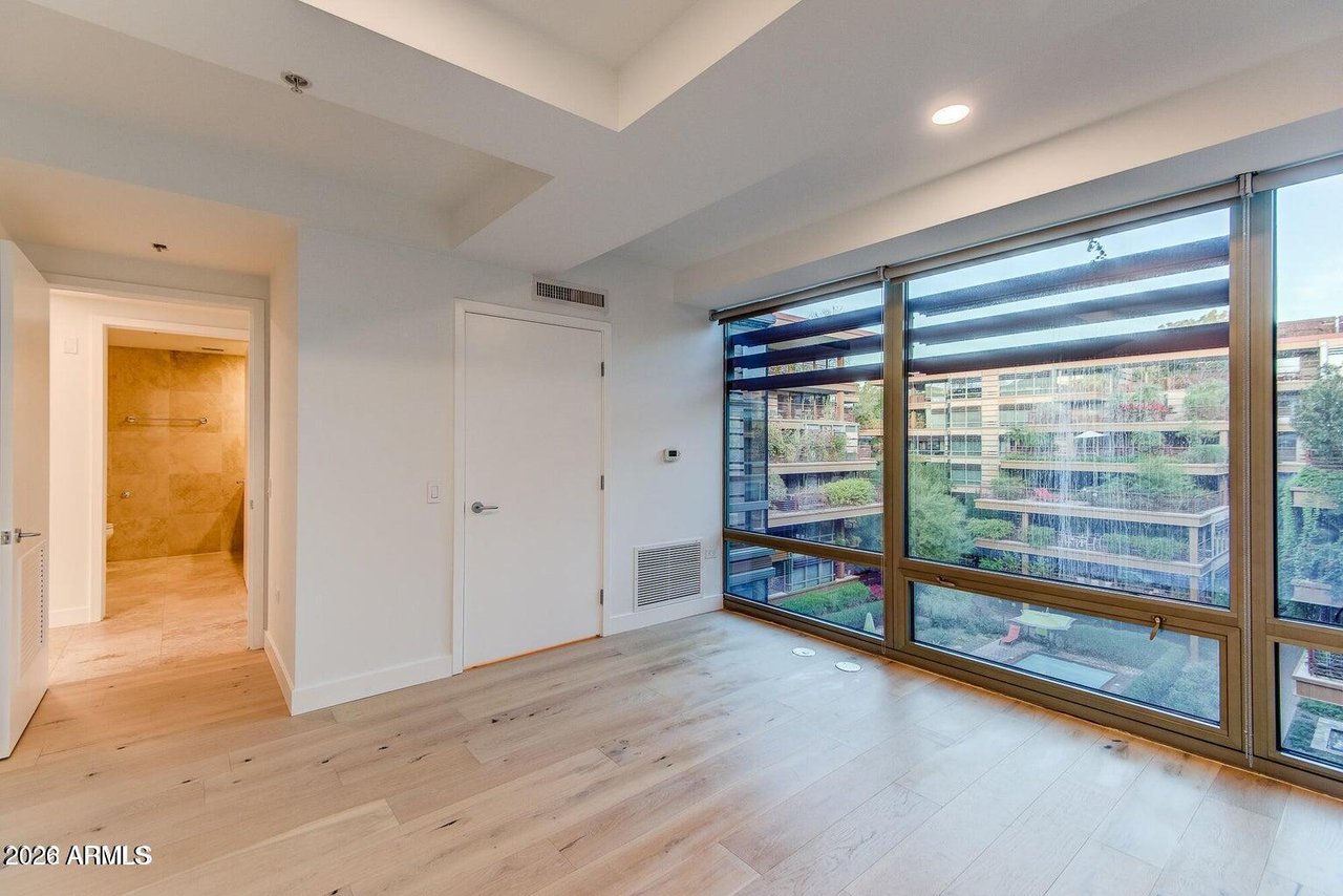 7121 E Rancho Vista Dr, #5011
