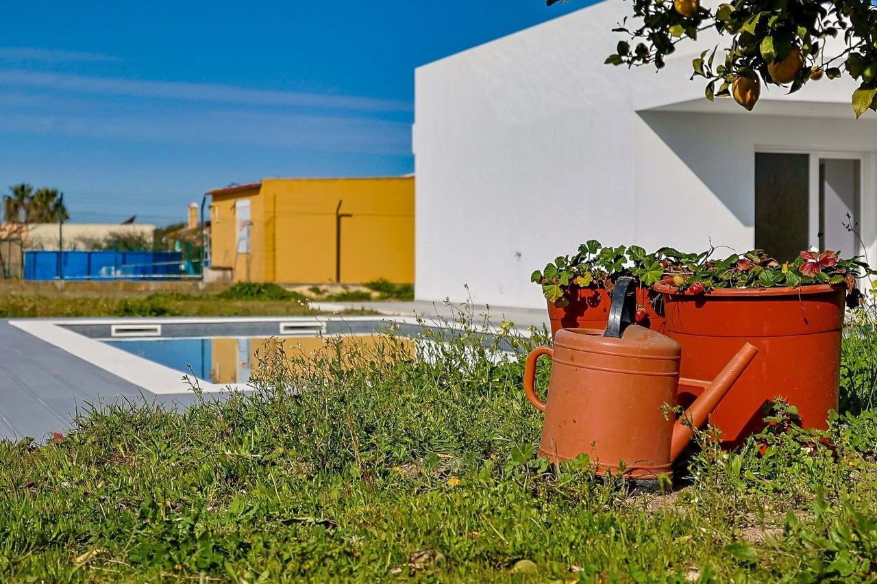 Luxurious 5-Bedroom Home with Pool and Panoramic Views Near Lisbon