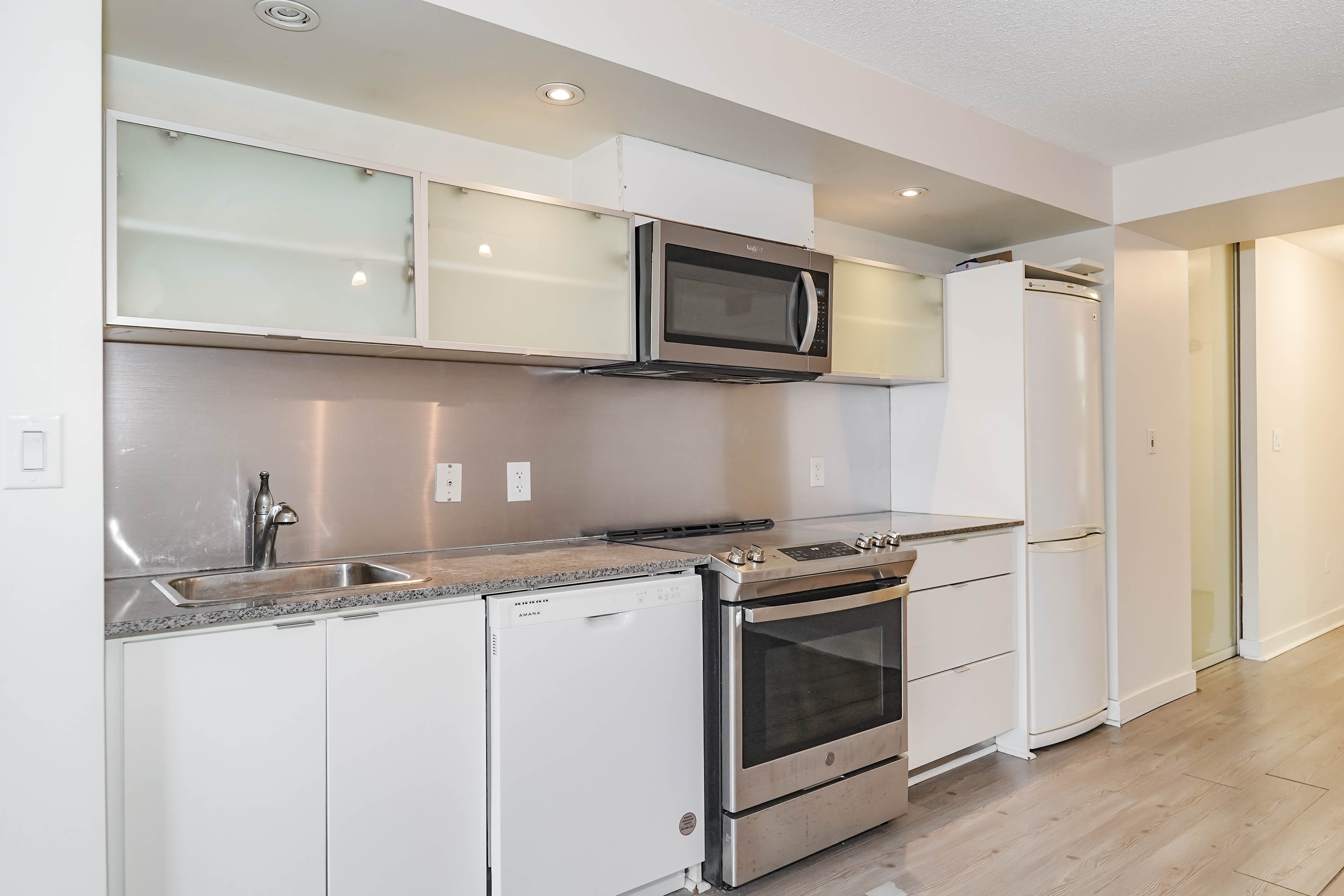 4K Spadina Ave 621