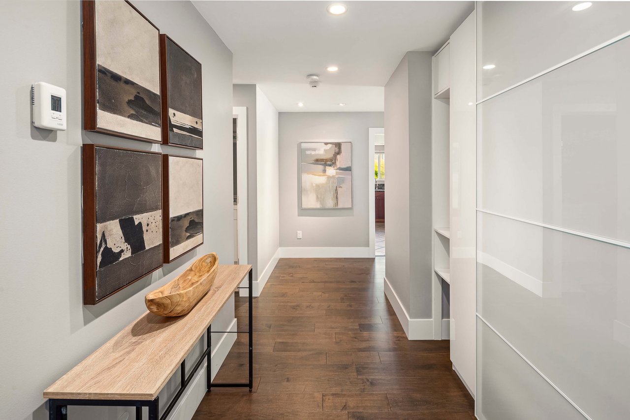 827 Lake Street S Unit: 208