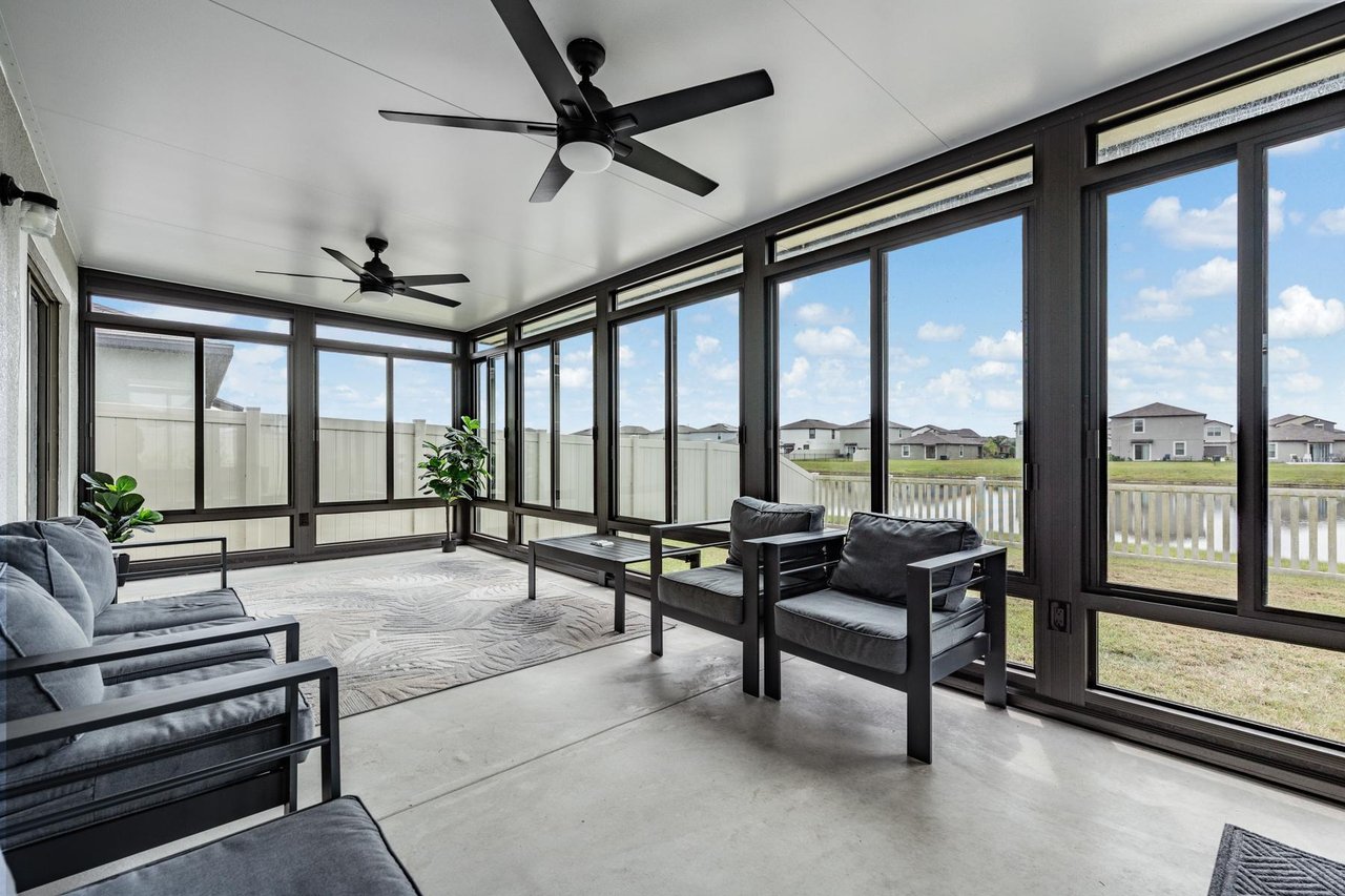 Solar-Powered Dream Home in Epperson Lagoon – 6 Beds + Florida Room!