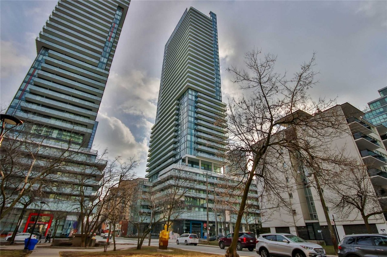 161 Roehampton Ave #2104