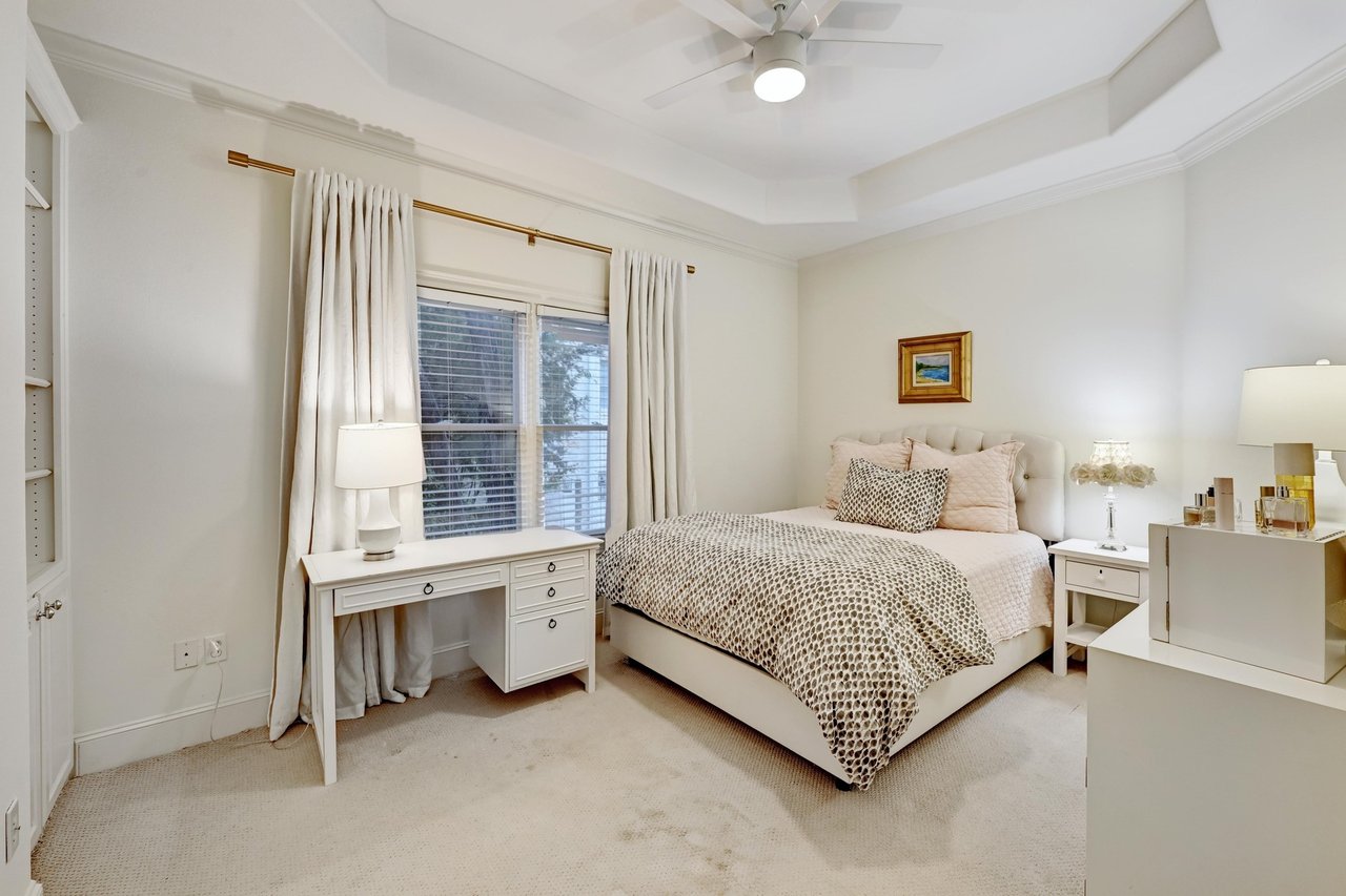 2100 Rue De St. Germaine