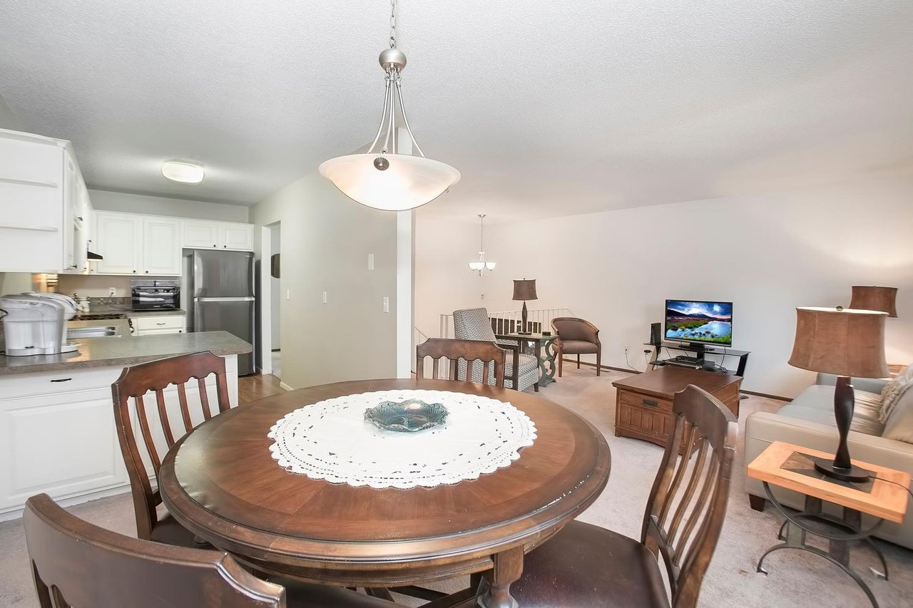 3584 York Dr