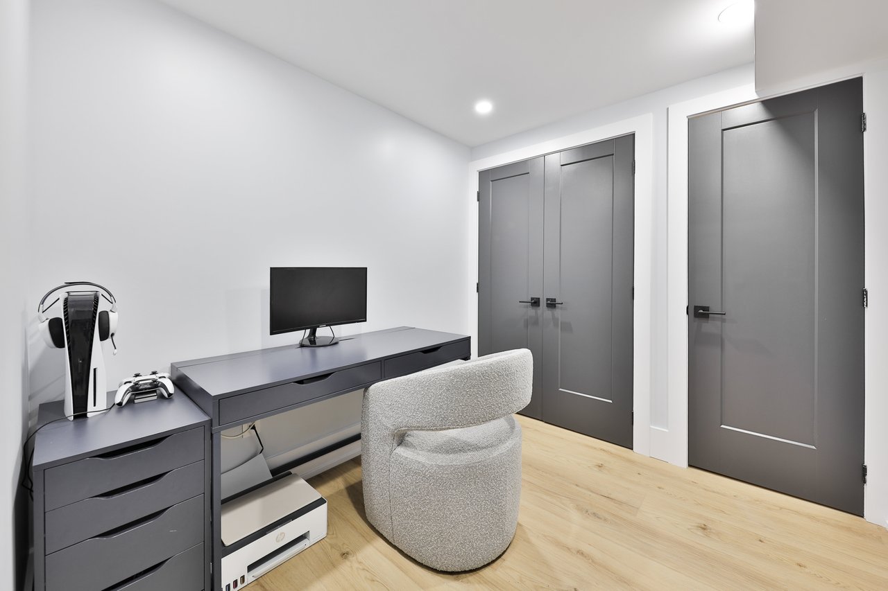1506 Newlands Crescent, Burlington