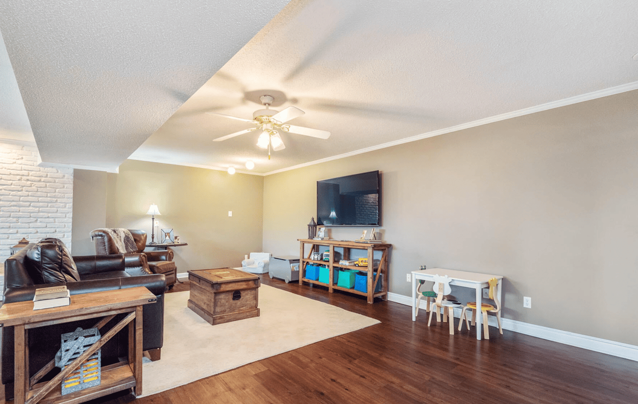 909 Midsouth Rd
