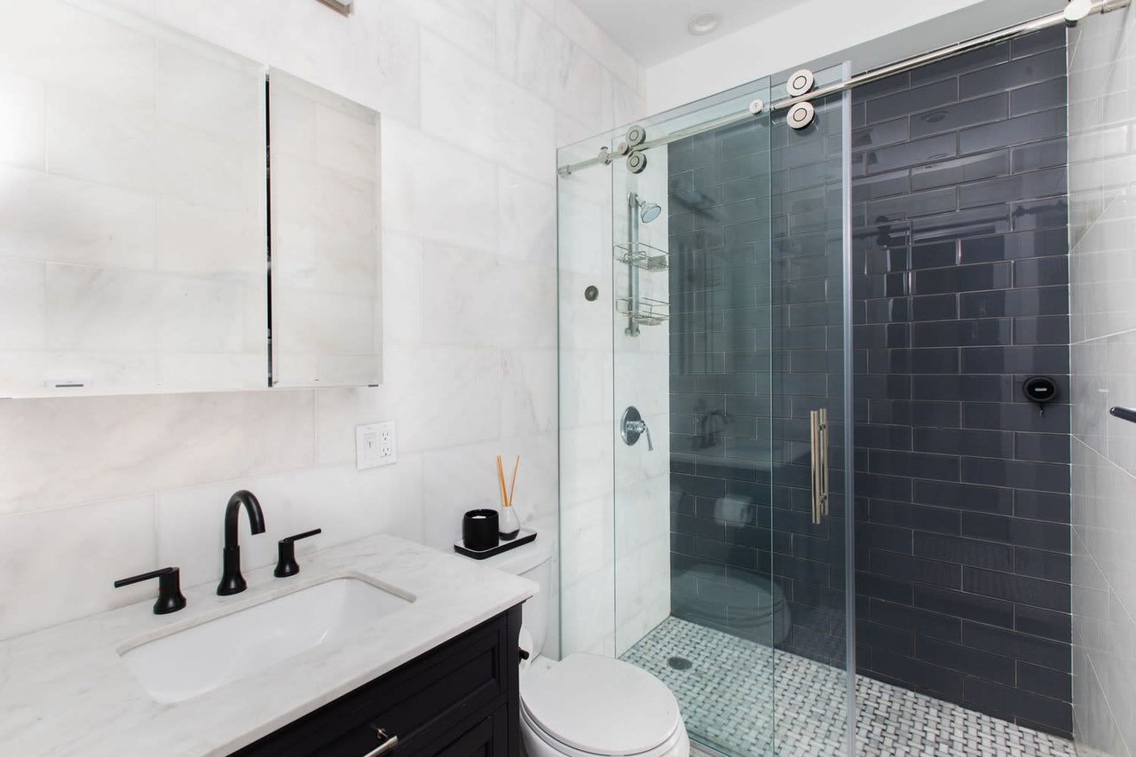 546 Clinton Street, Unit 1