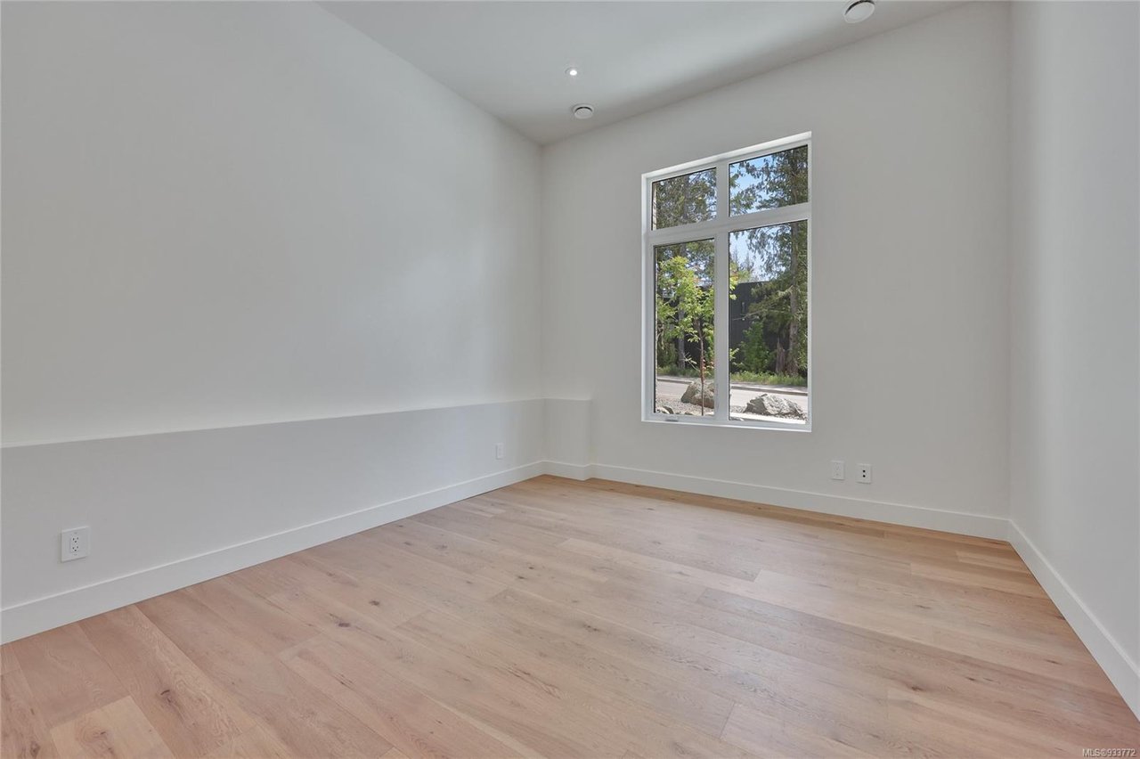 3909 Olympian Wy