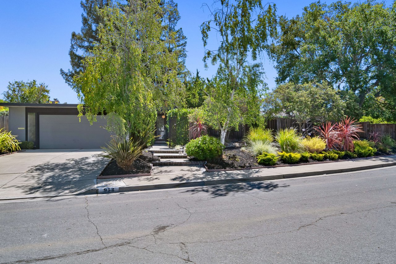 958 Eichler Drive