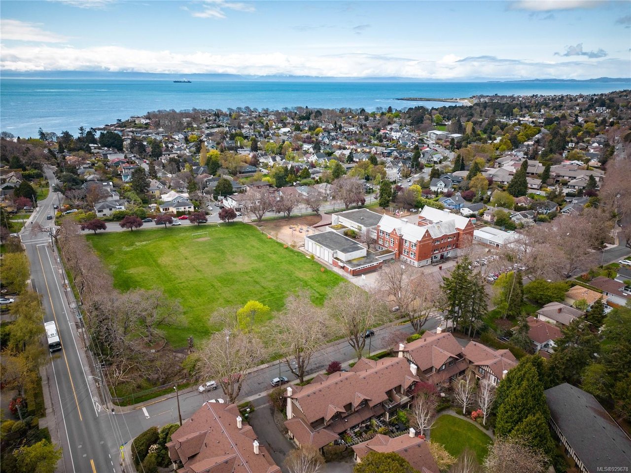 563 Foul Bay Rd