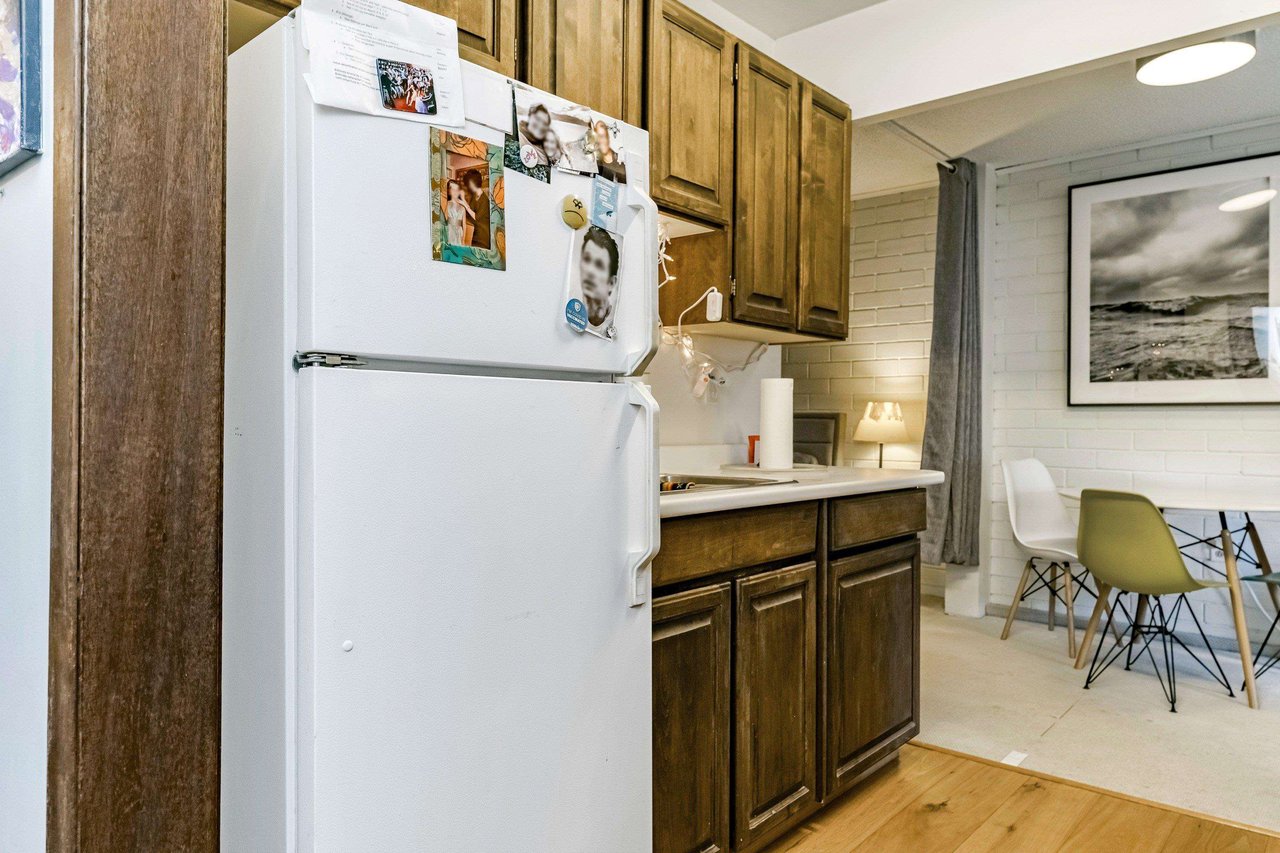 303-330 E 7th Avenue, Vancouver