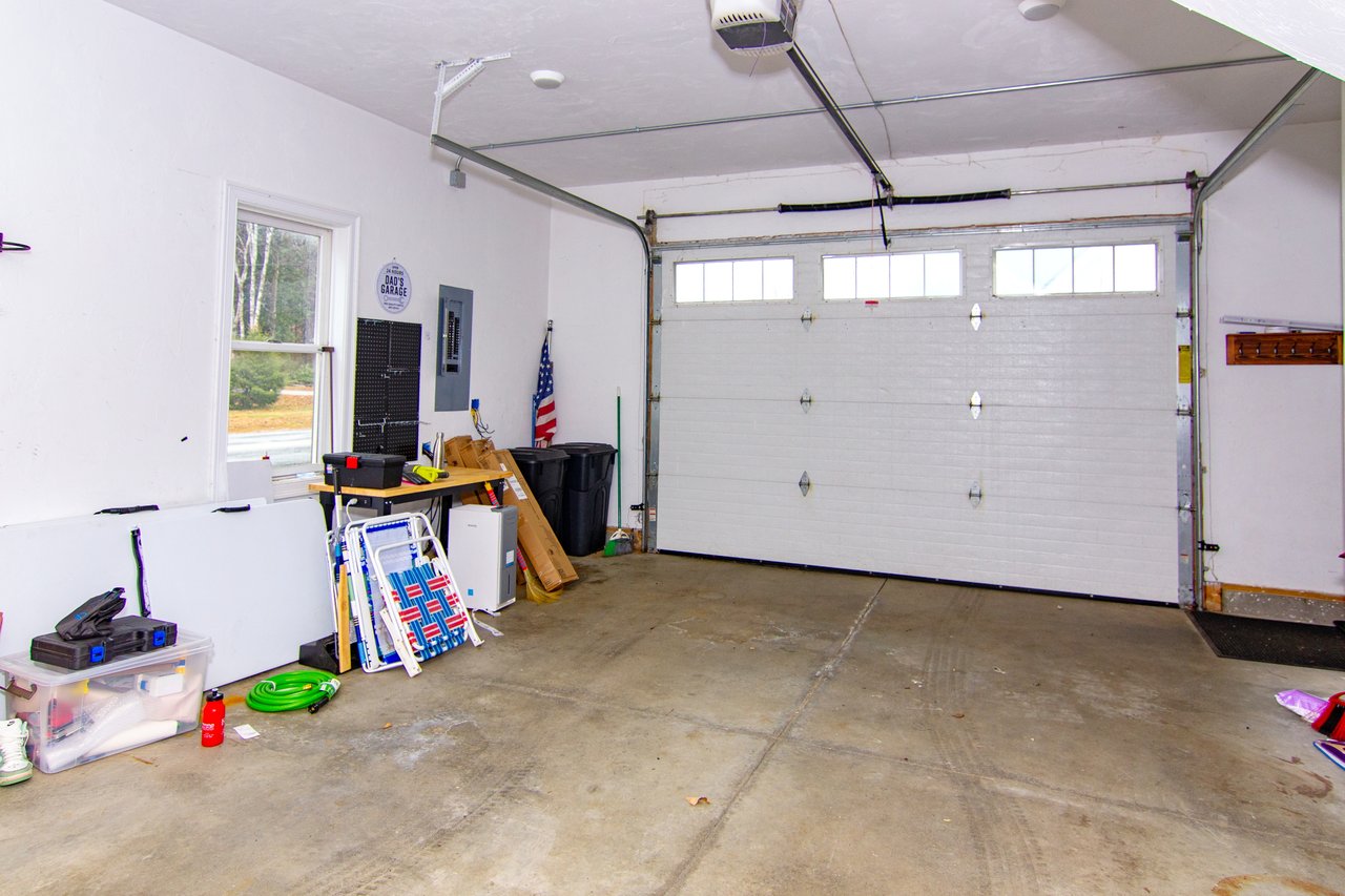 Pet Friendly, updated single family home for Ski Season