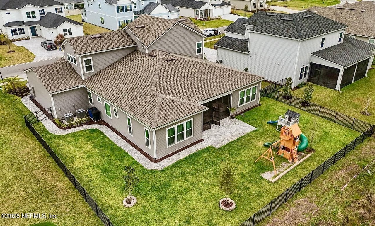 462 HILLENDALE Circle, St. Johns