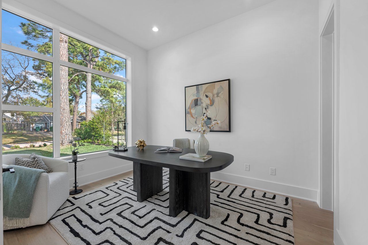 963 West 41st Street