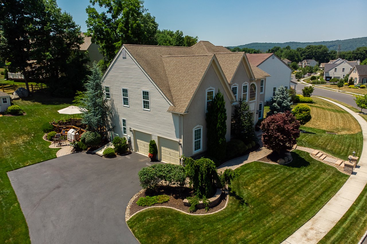 4800 Curly Horse Drive