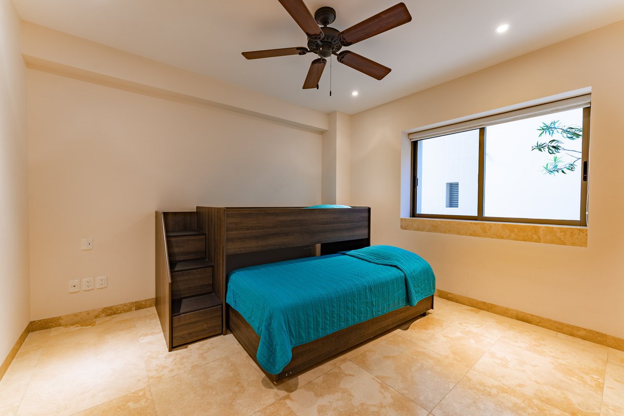3 Bedroom, Condo, COSMO 8A-1