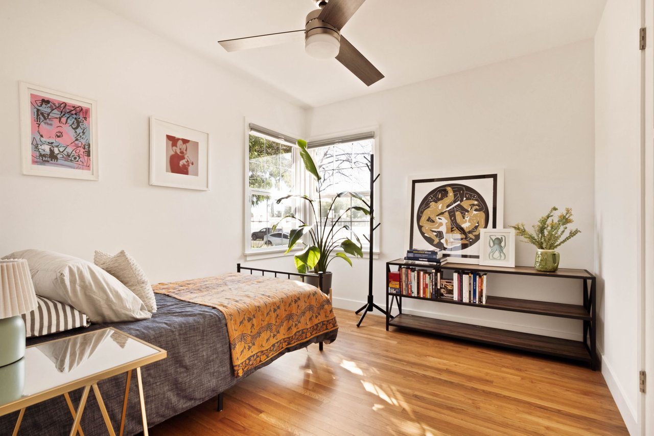 Effortless California Living in This Tarzana Ranch