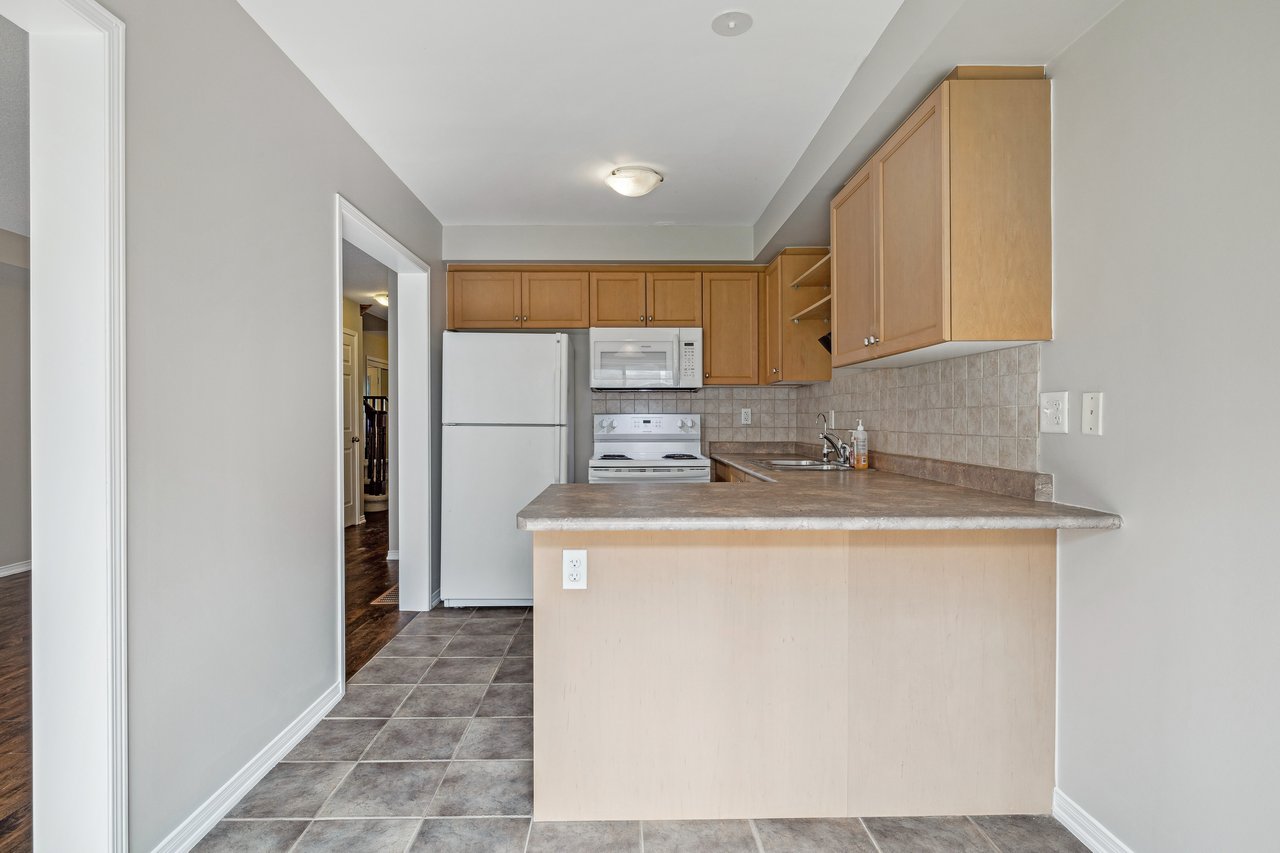 Freehold Townhouse on Quiet Court