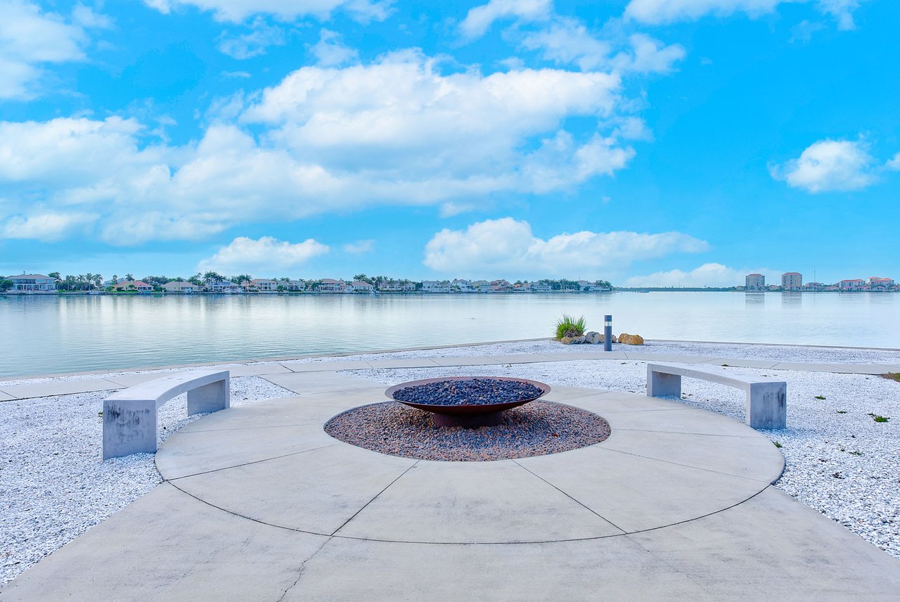 5200 Brittany Dr S, #804, St Petersburg, FL 33715