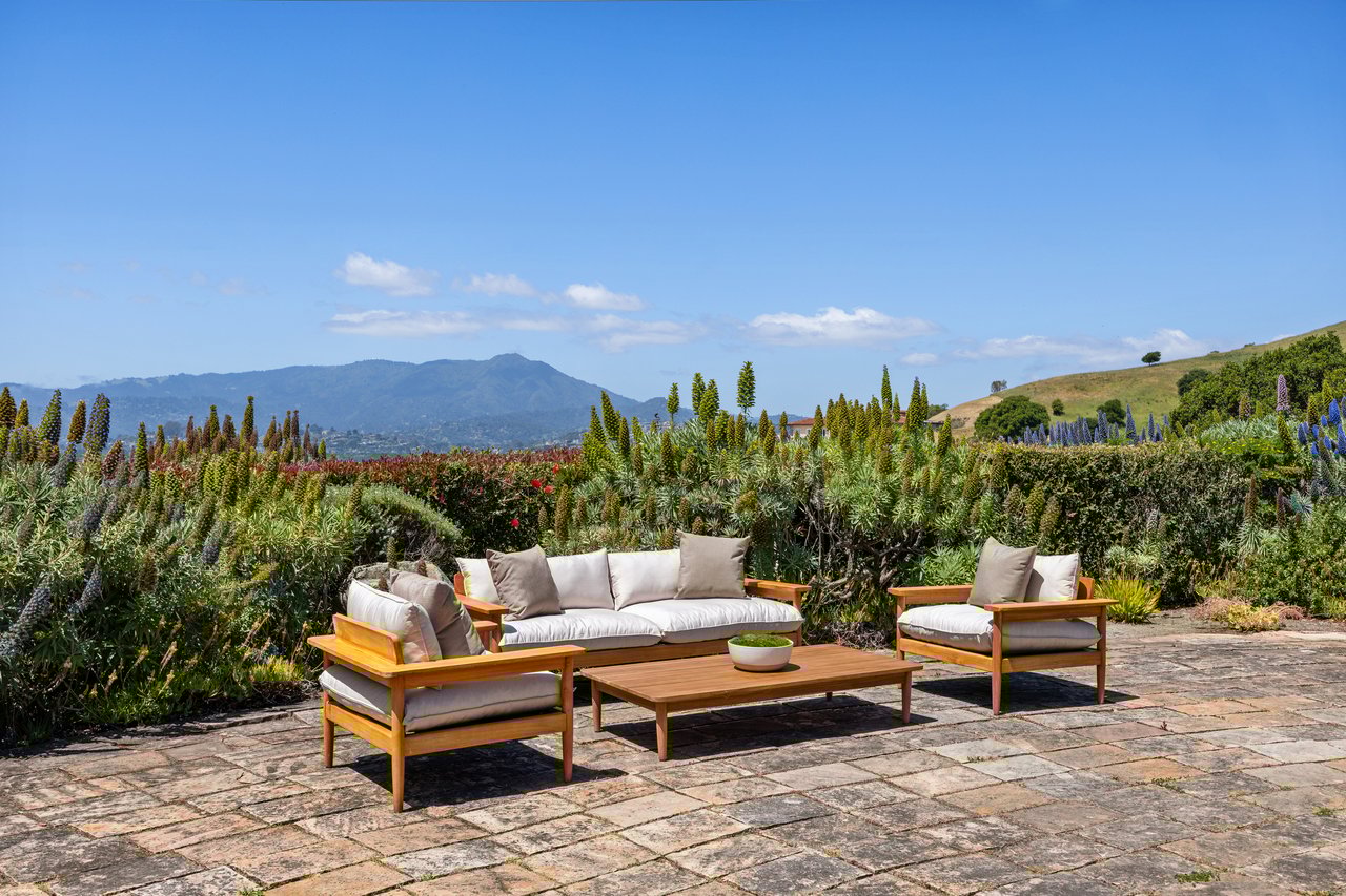 Rare 1+ Acre Dream Site