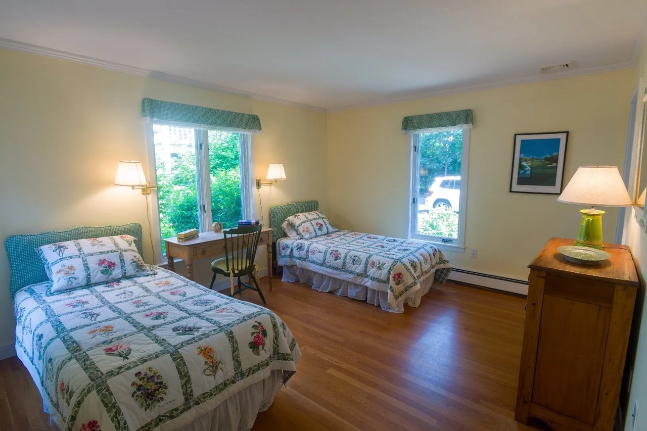 12 Tamarack Ln