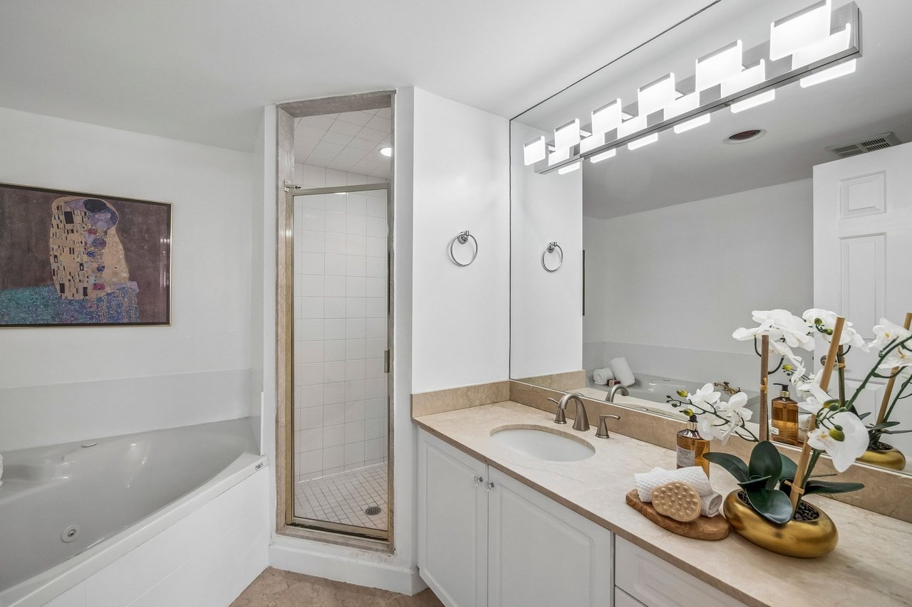 1818 Bayview Avenue #605
