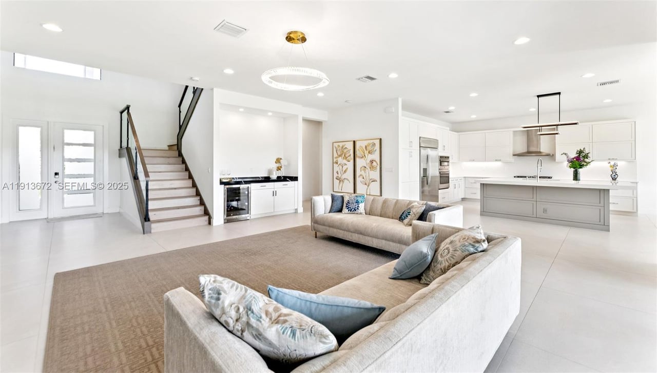 17182 Windy Pointe Ln