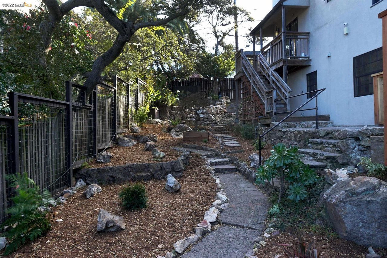 1665 Thousand Oaks Blvd