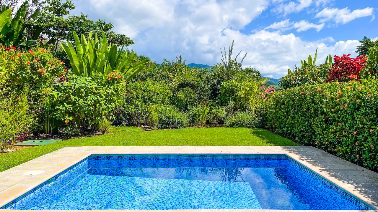 Gorgeous 2 Bedroom Villa with Mountain View