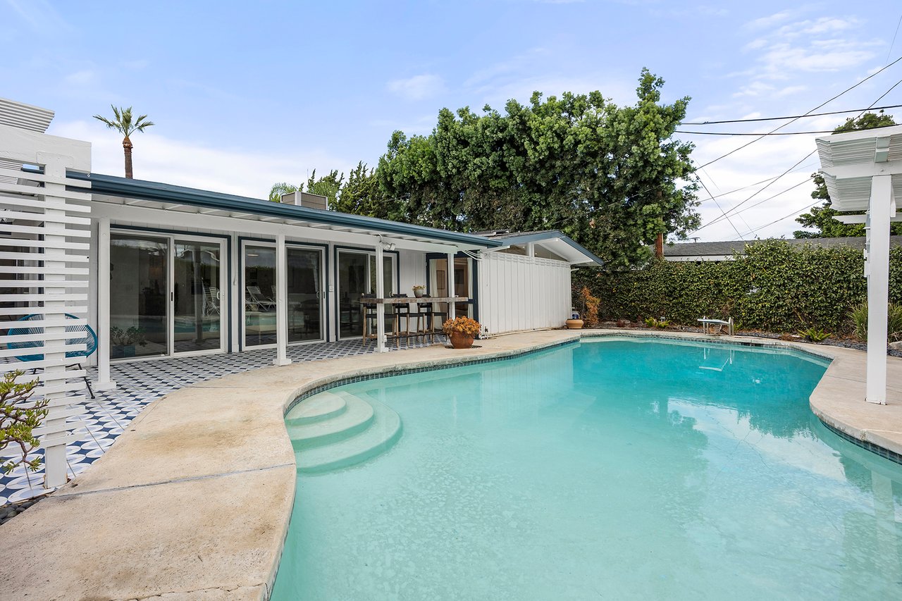 Tustin Cliff Home May For Sale