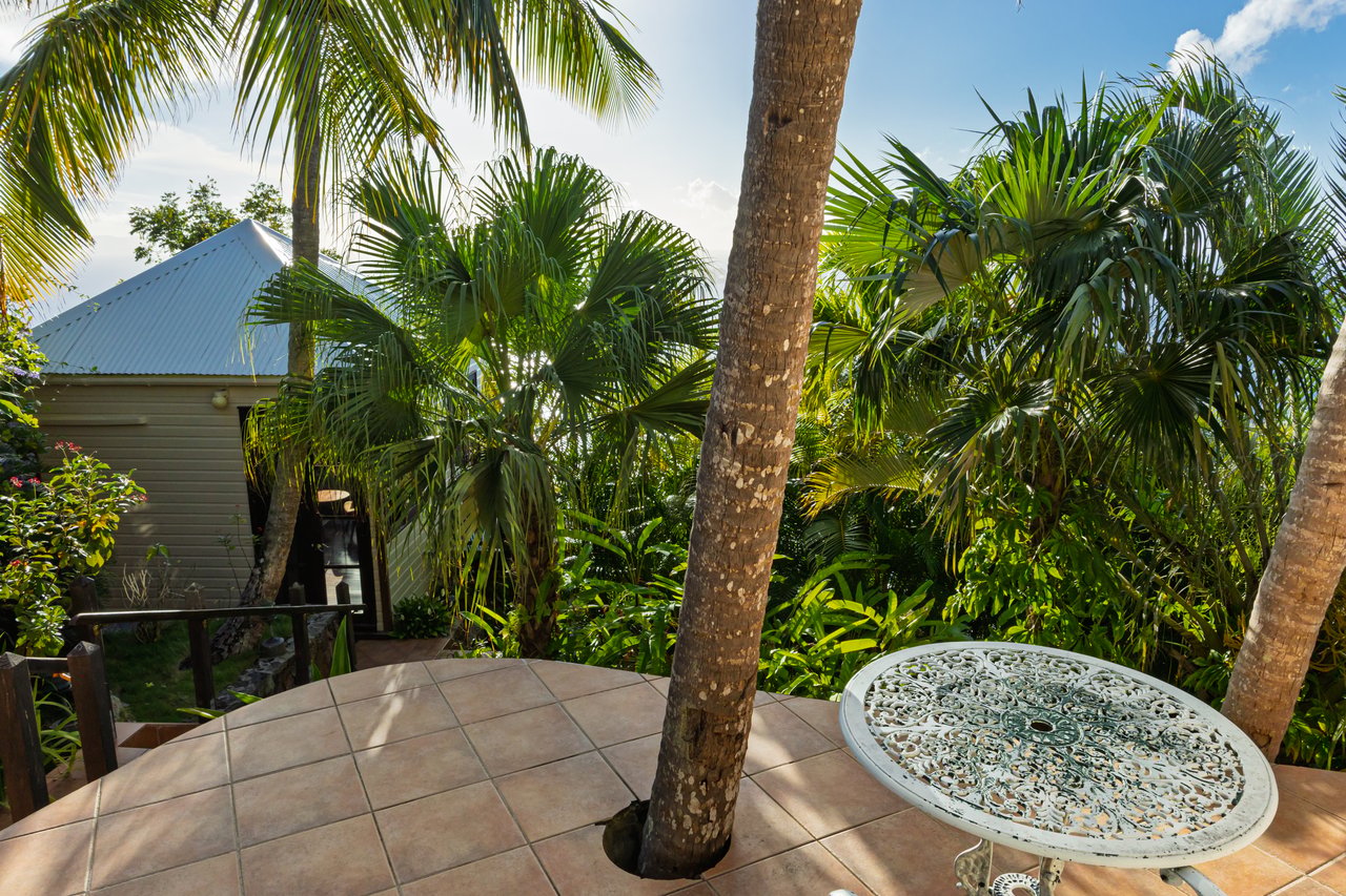 1105 Villa Botanica