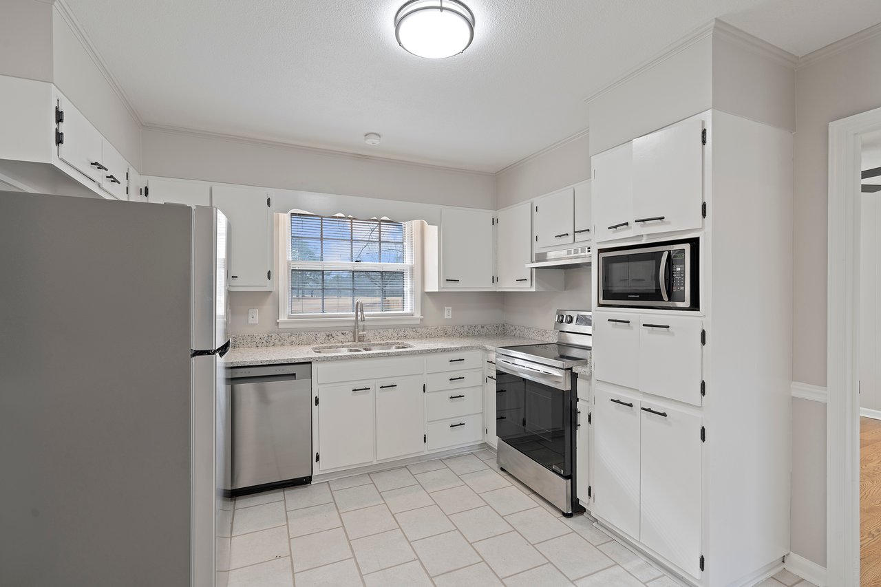 Charming 3 Bed 2 Bath Home Near Downtown Huntsville!